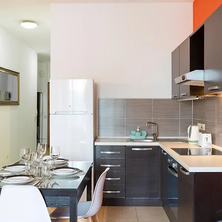 Lovely, Spacious High Floor In Pv & Ac By 360 Estates Διαμέρισμα *