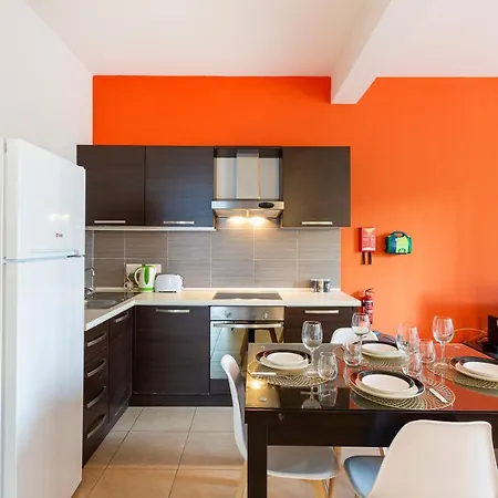 Lovely, Spacious High Floor In Pv & Ac By 360 Estates *